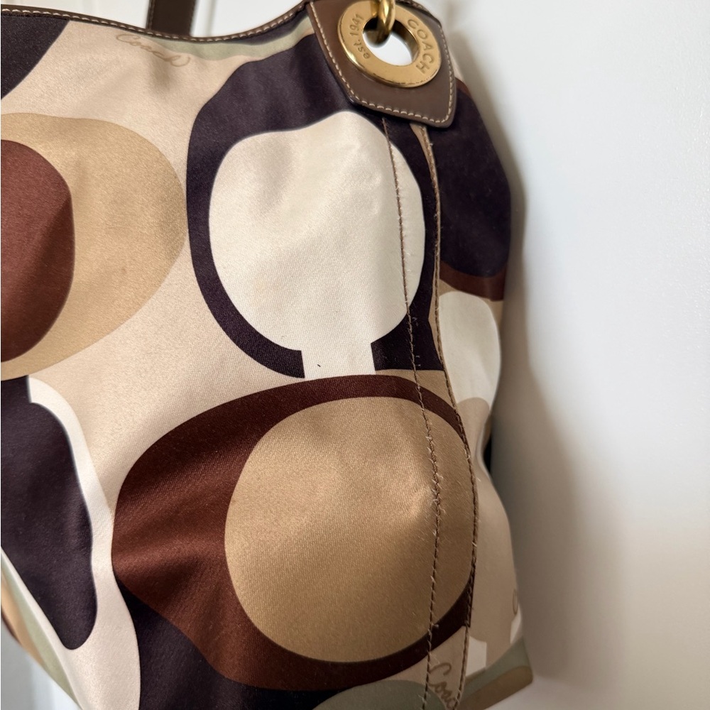 Coach Brown and Cream Signature Shoulder Bag - Picture 4 of 13